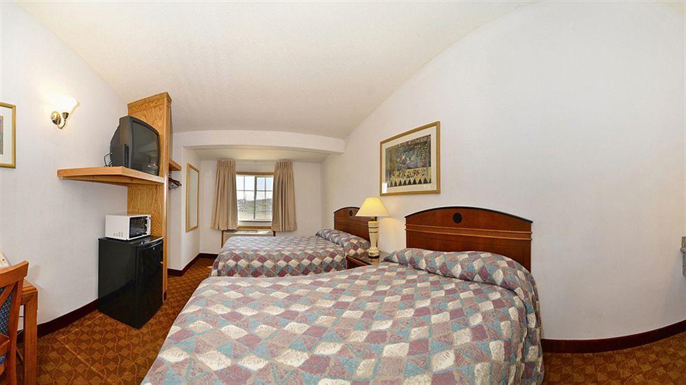 Econo Lodge Inn & Suites Madras Eksteriør billede