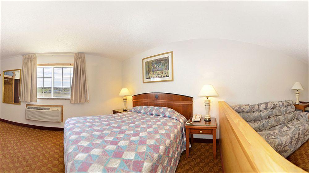 Econo Lodge Inn & Suites Madras Eksteriør billede