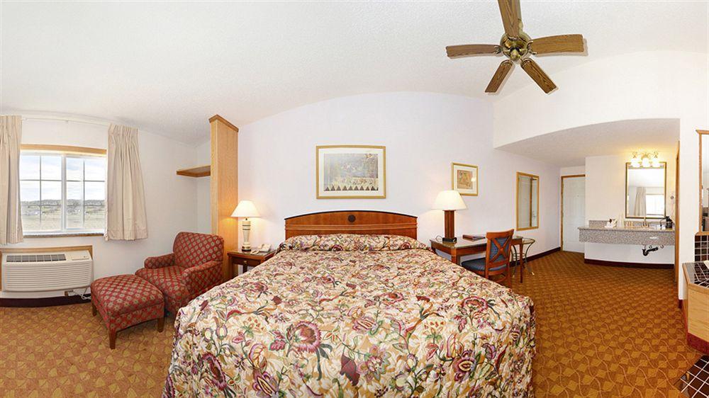 Econo Lodge Inn & Suites Madras Eksteriør billede