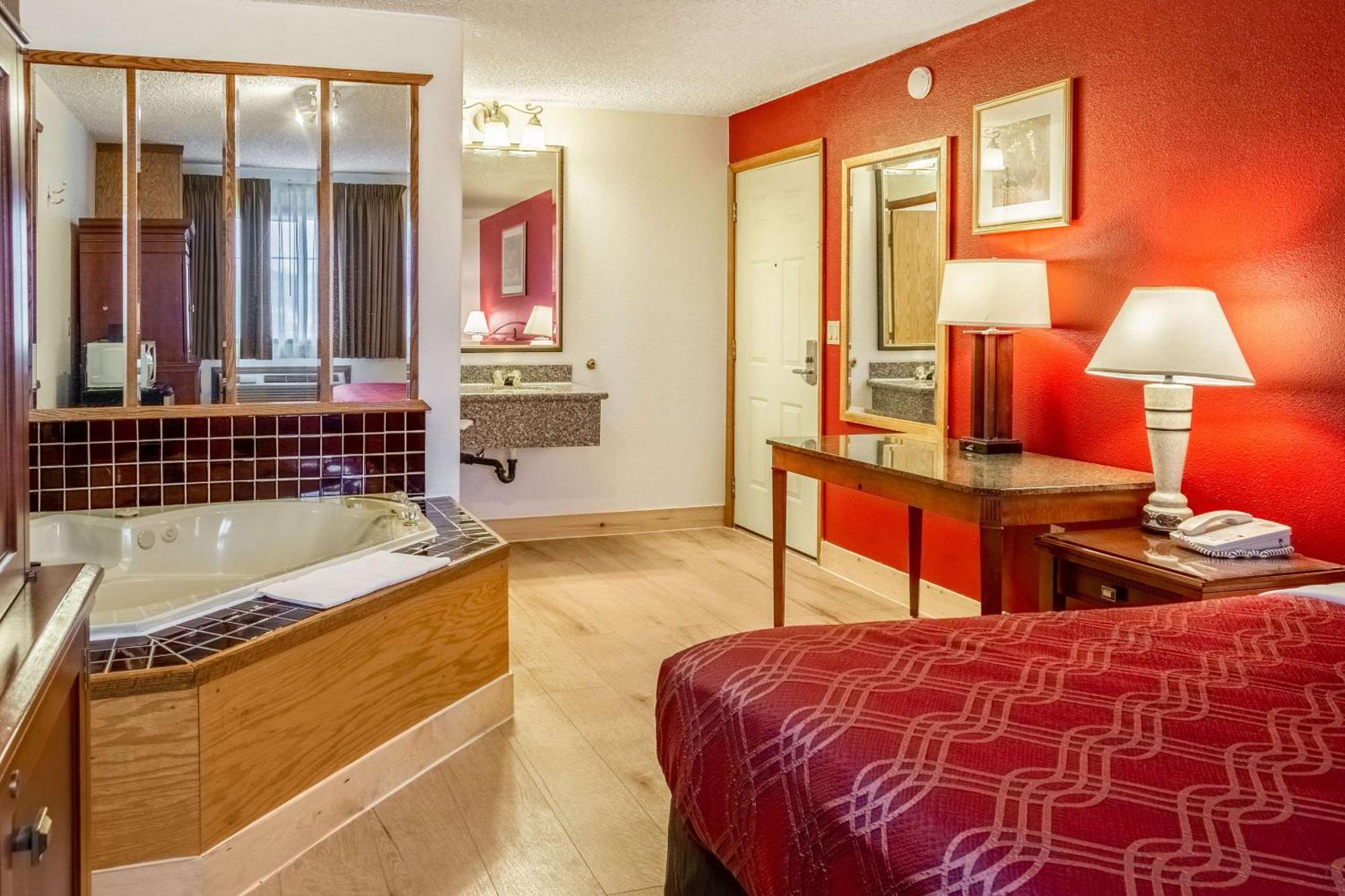 Econo Lodge Inn & Suites Madras Eksteriør billede