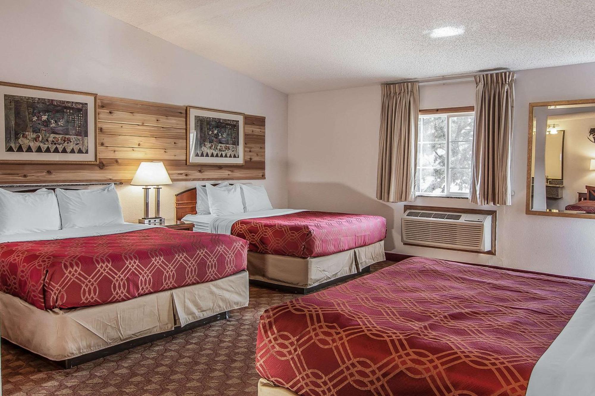 Econo Lodge Inn & Suites Madras Eksteriør billede