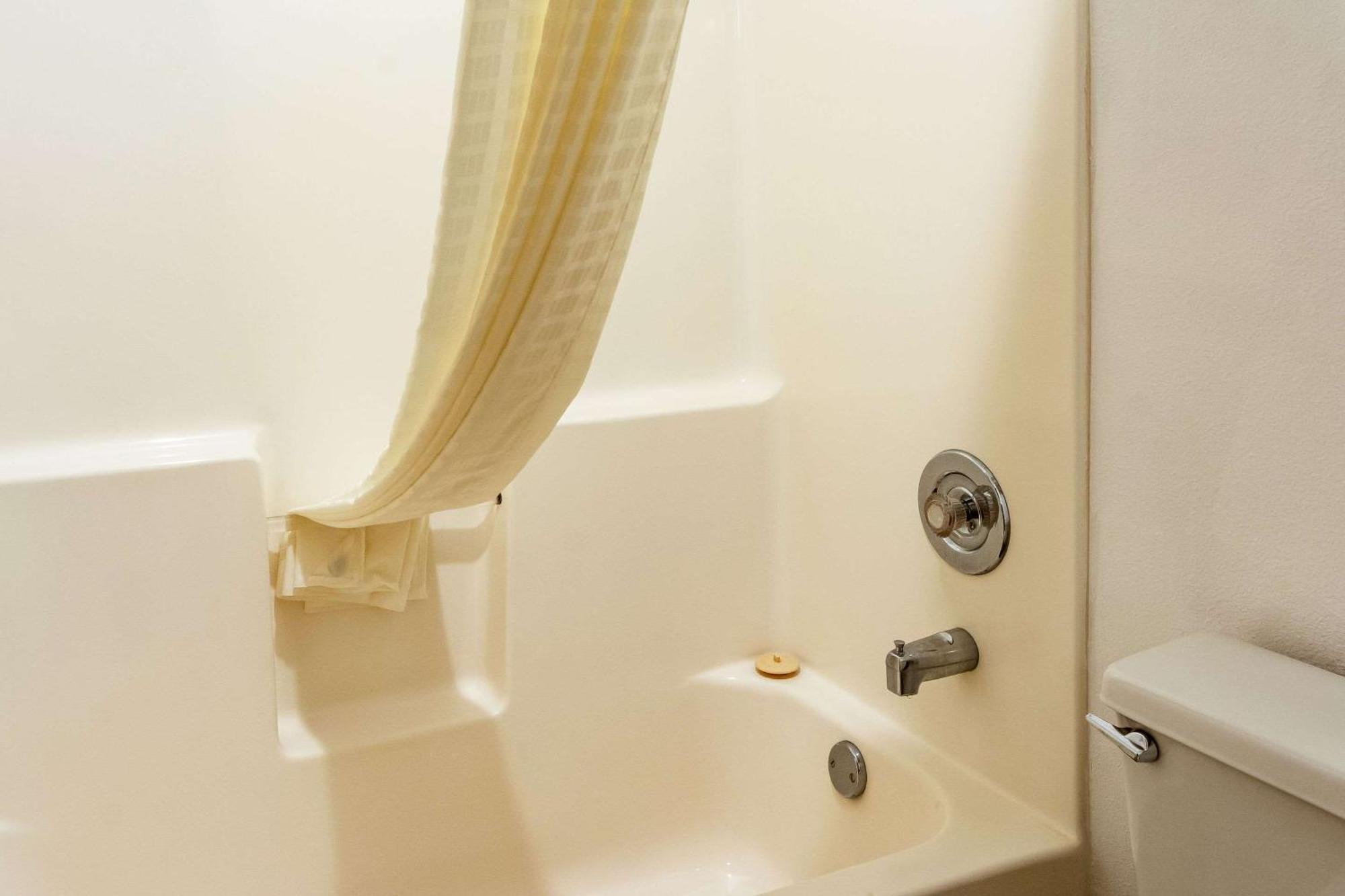 Econo Lodge Inn & Suites Madras Eksteriør billede
