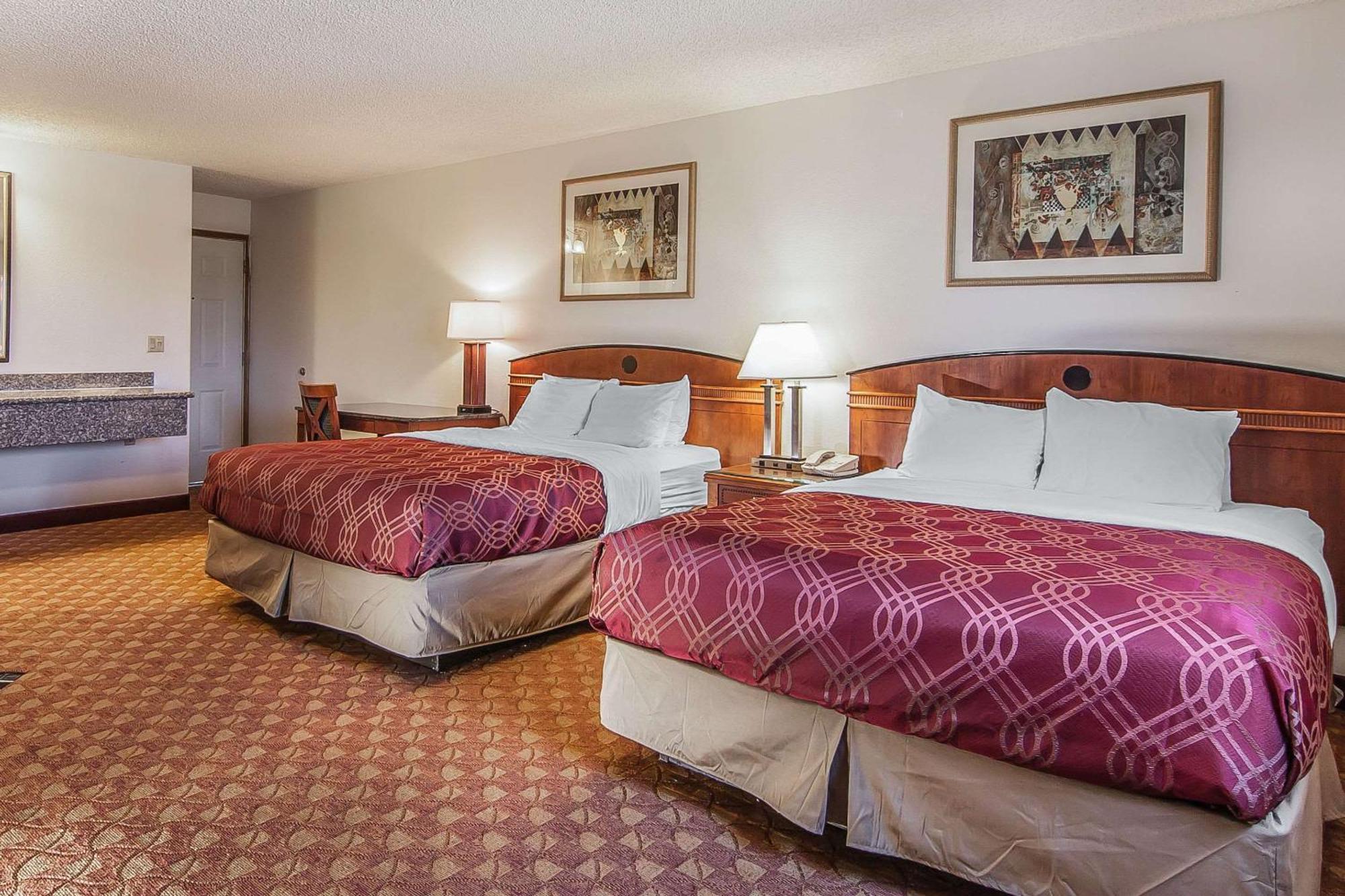 Econo Lodge Inn & Suites Madras Eksteriør billede