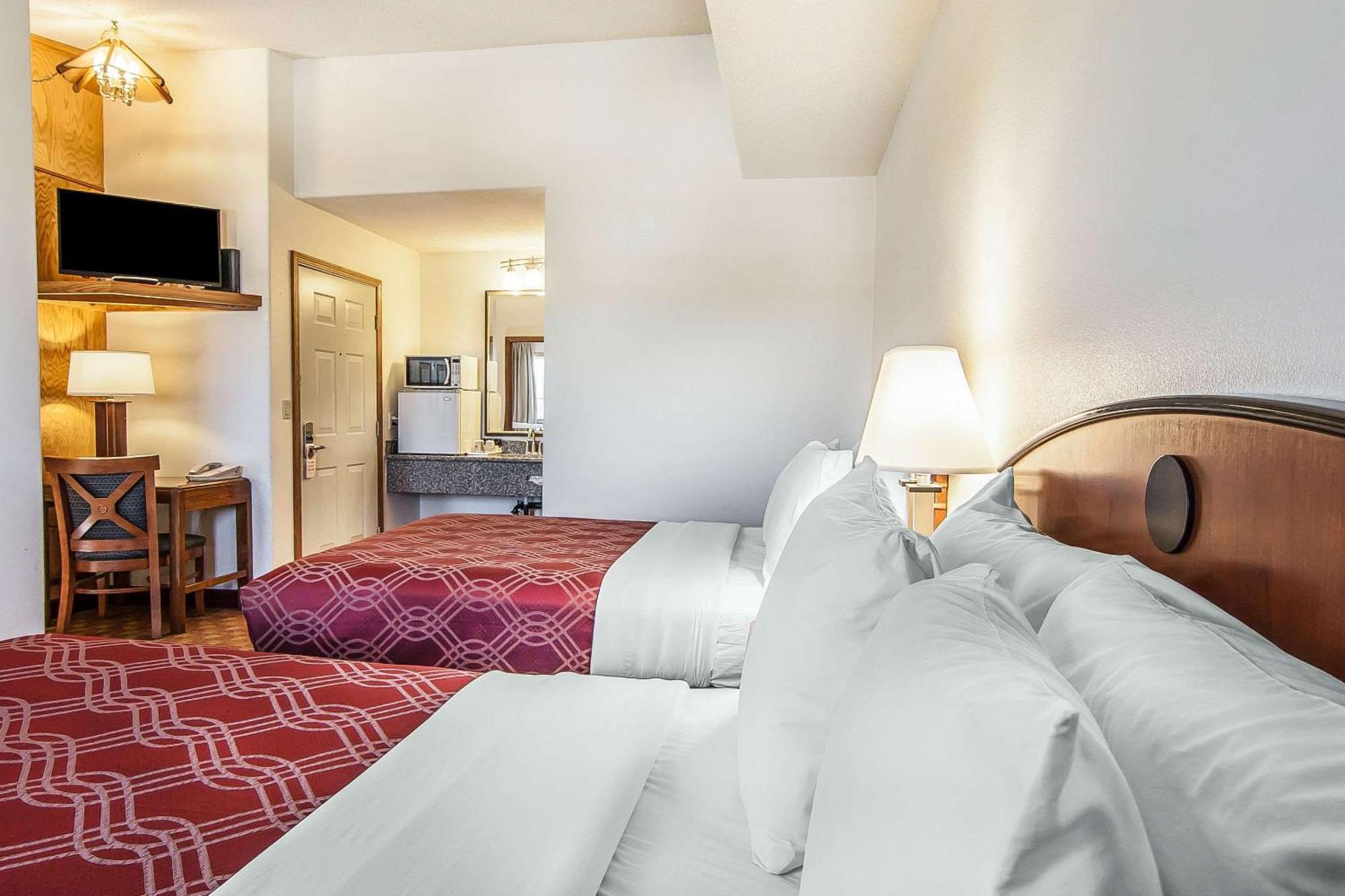 Econo Lodge Inn & Suites Madras Eksteriør billede