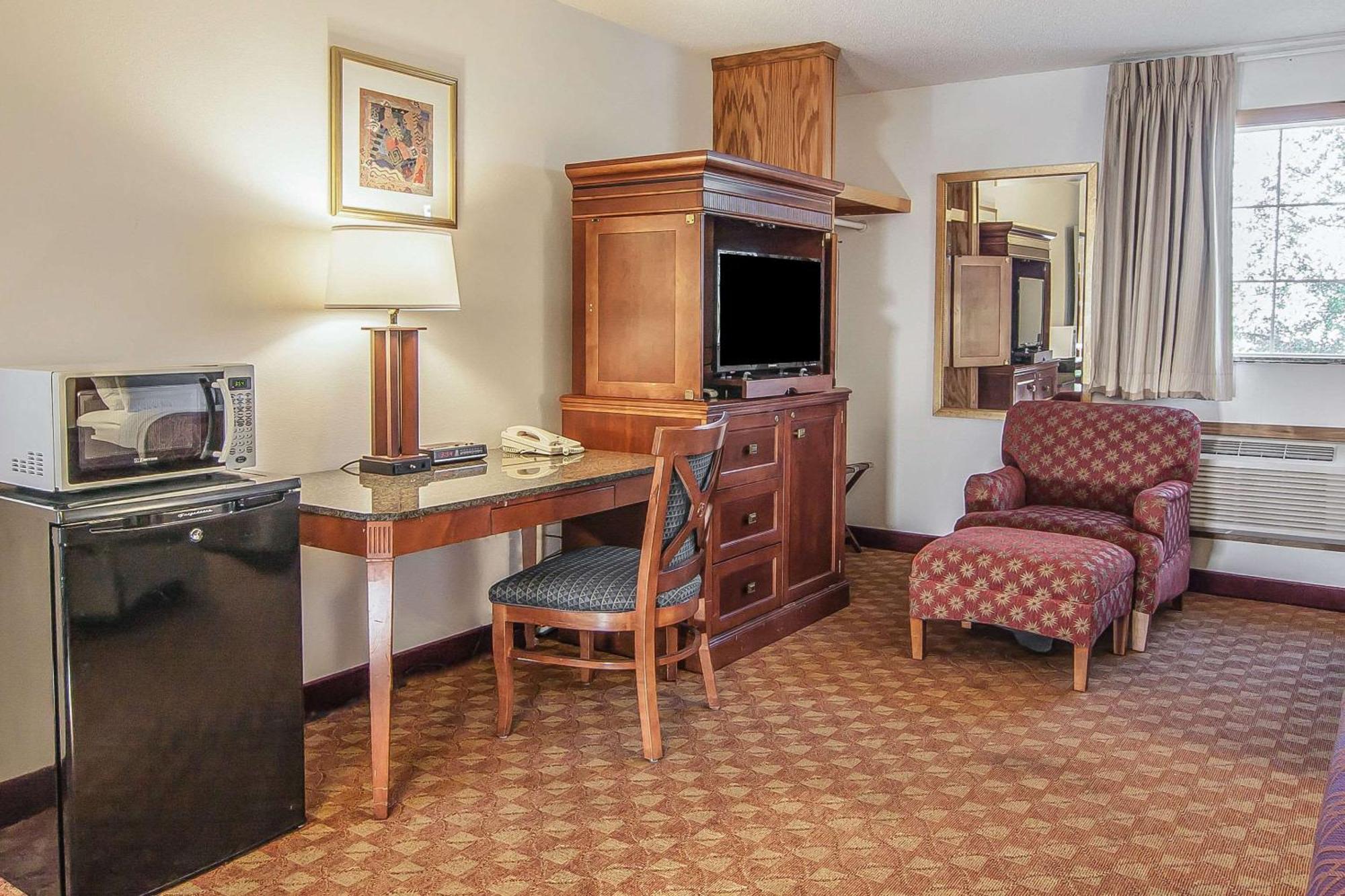 Econo Lodge Inn & Suites Madras Eksteriør billede