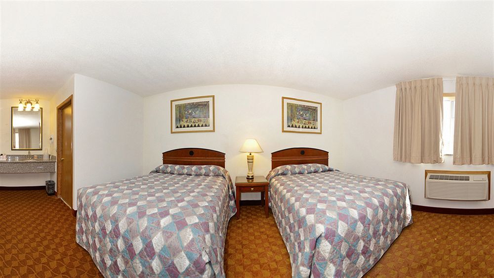 Econo Lodge Inn & Suites Madras Eksteriør billede
