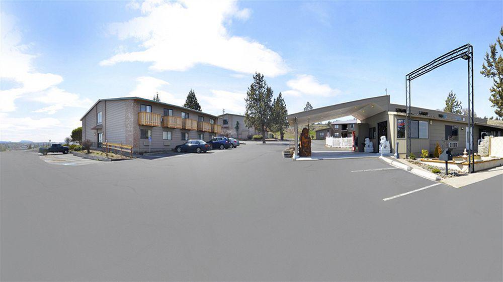 Econo Lodge Inn & Suites Madras Eksteriør billede